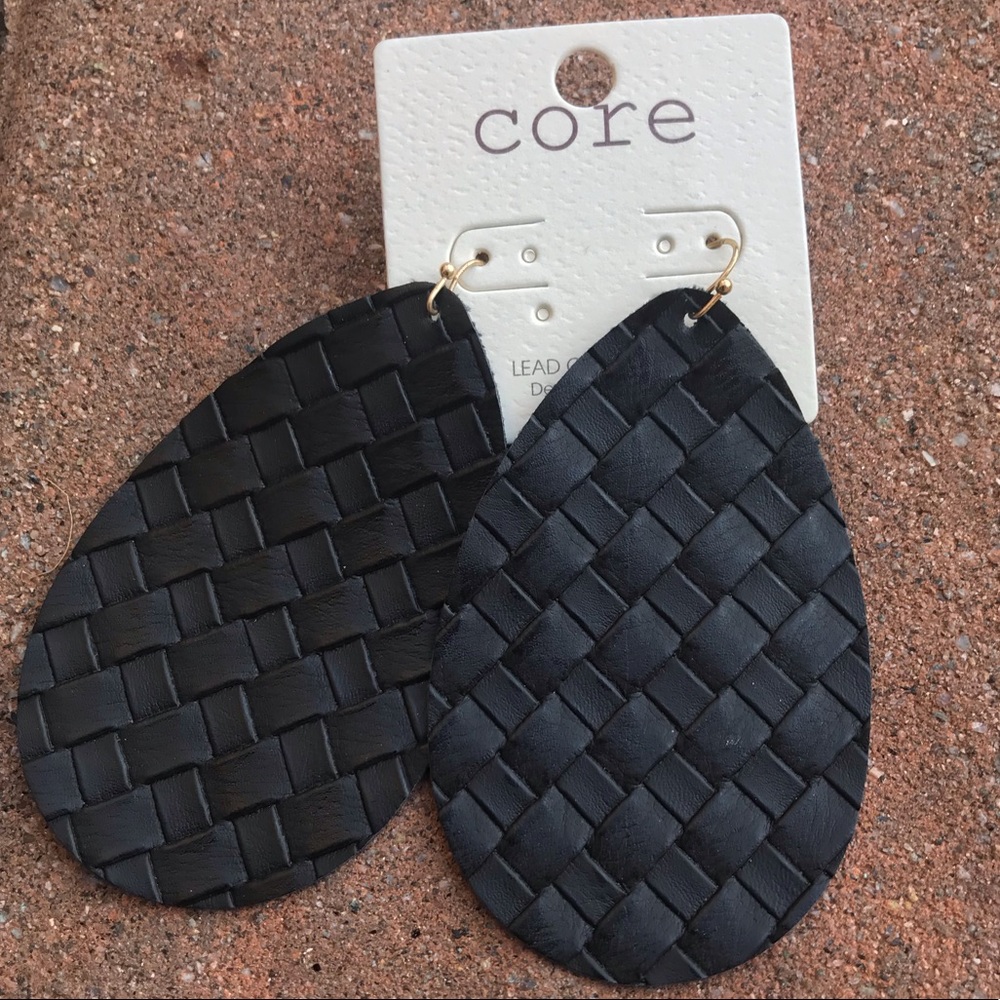 Core black teardrop fabric earrings